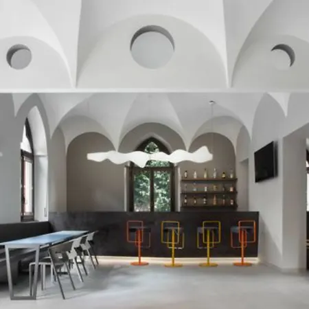 Hotel Babila & Bistrot Milão